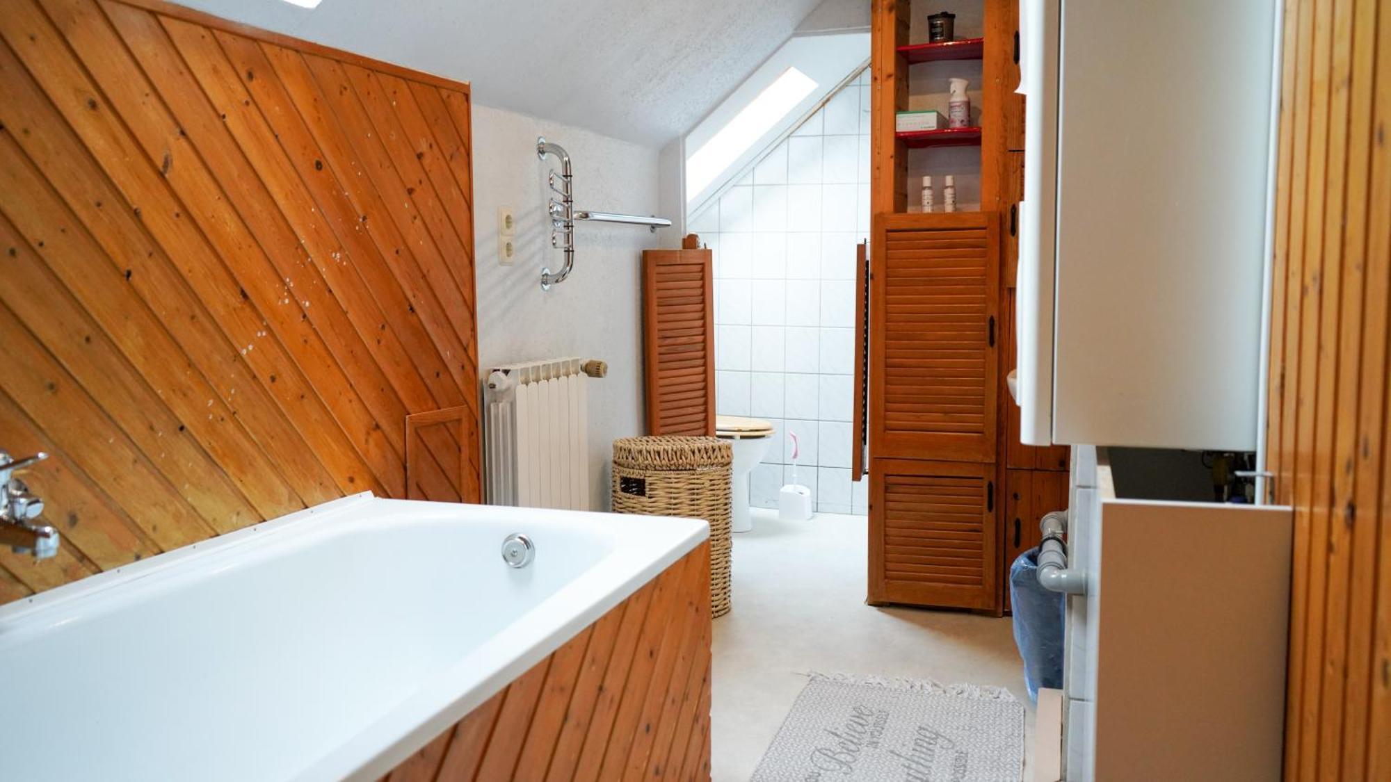 Apartamento Ruhige Lage, Nah Am Klinikum & Einkaufsmoeglichkeiten *
