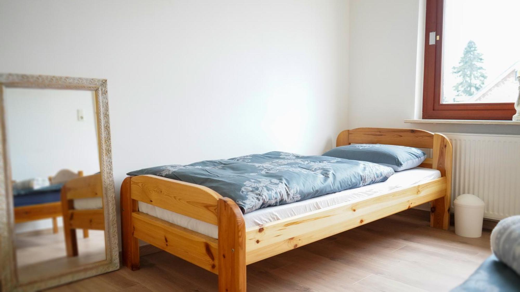 Ruhige Lage, Nah Am Klinikum & Einkaufsmoeglichkeiten *